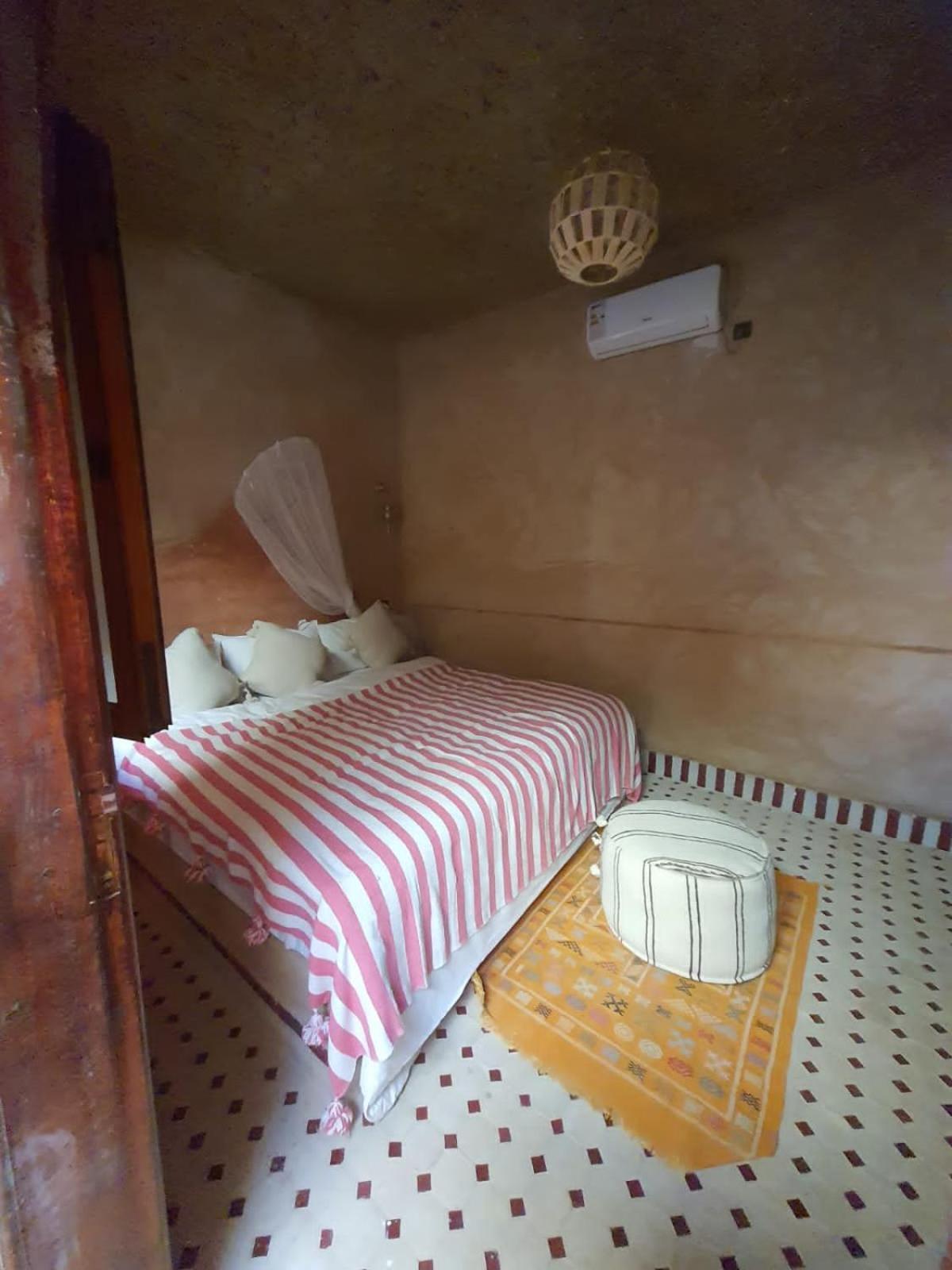 Camels House Bed & Breakfast Hassilabied Екстериор снимка